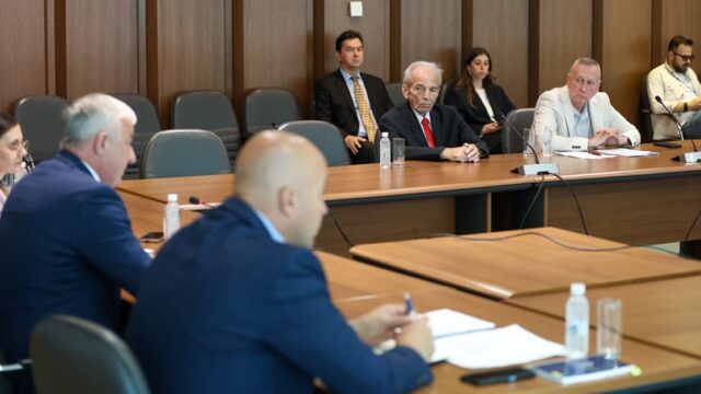 VISOKO OBRAZOVANJE: “Ja tebi katedru, doktorat, ti meni dozvolu za rad”